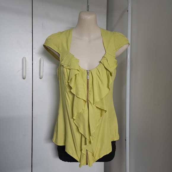 Aus 8 Cue Yellow Layered Frill Zip Front Short Sleeved Blouse - Picture 13 of 16